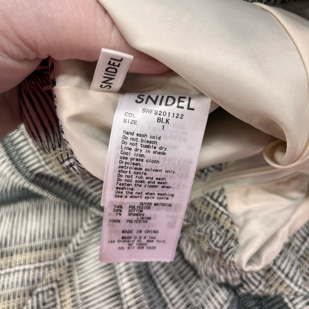 Elegant Chevron A-Line Skirt in Gray and Cream - Picture 8 of 8